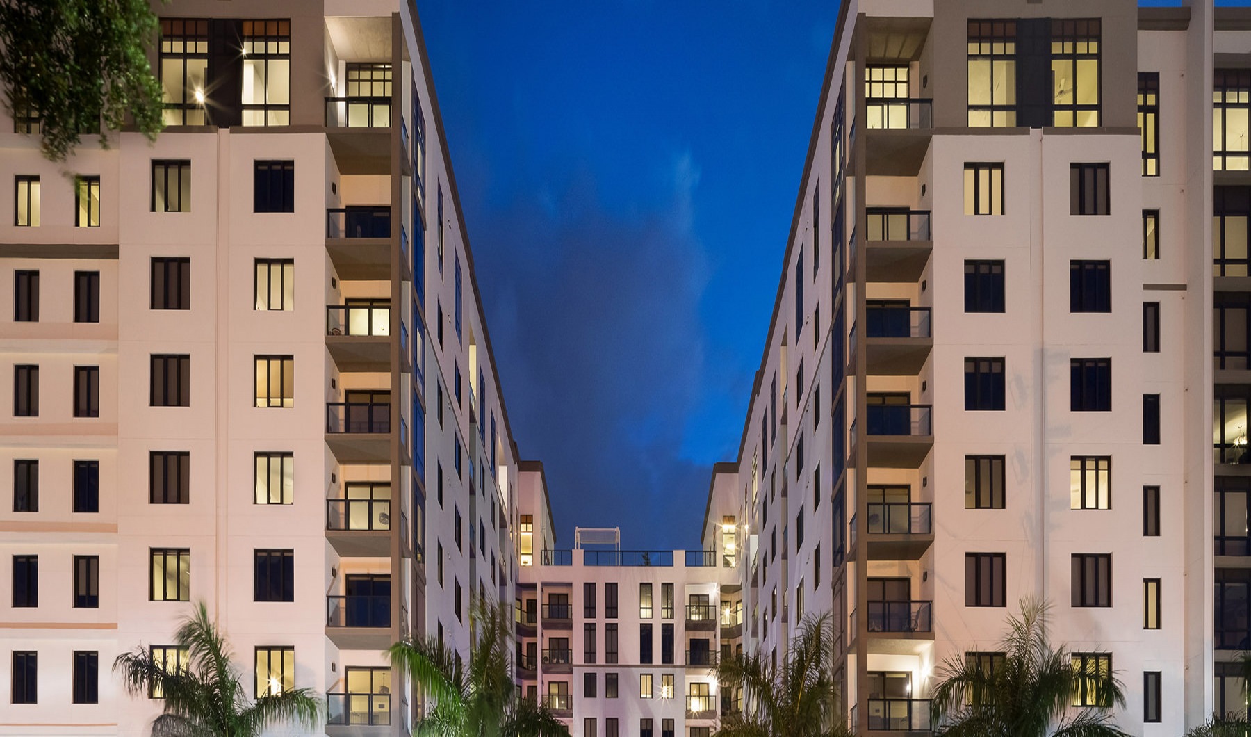 Avanti St. Petersburg Apartments 1 & 2 Bedrooms